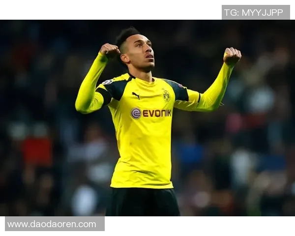 足球巨星爆发力解析：速度与力量的完美结合如何成就巅峰表现